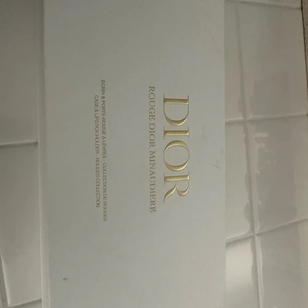 Dior gold Designer Clutch with Chain - Picture 9 of 10